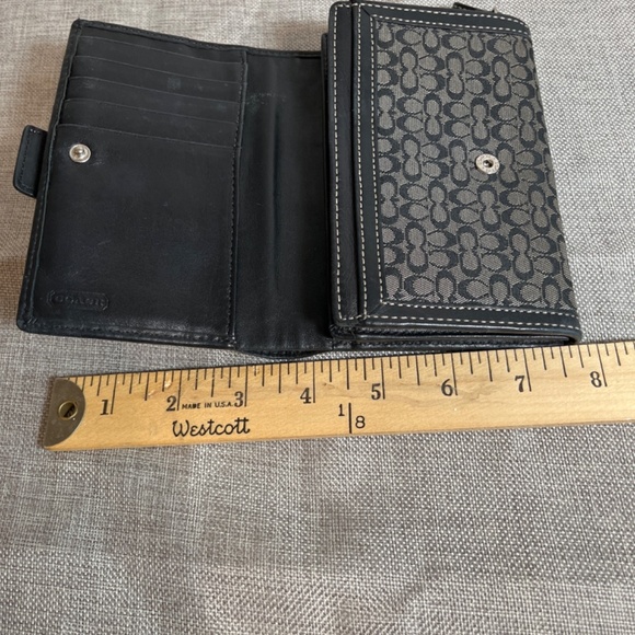 Coach trifold wallet - Picture 4 of 4